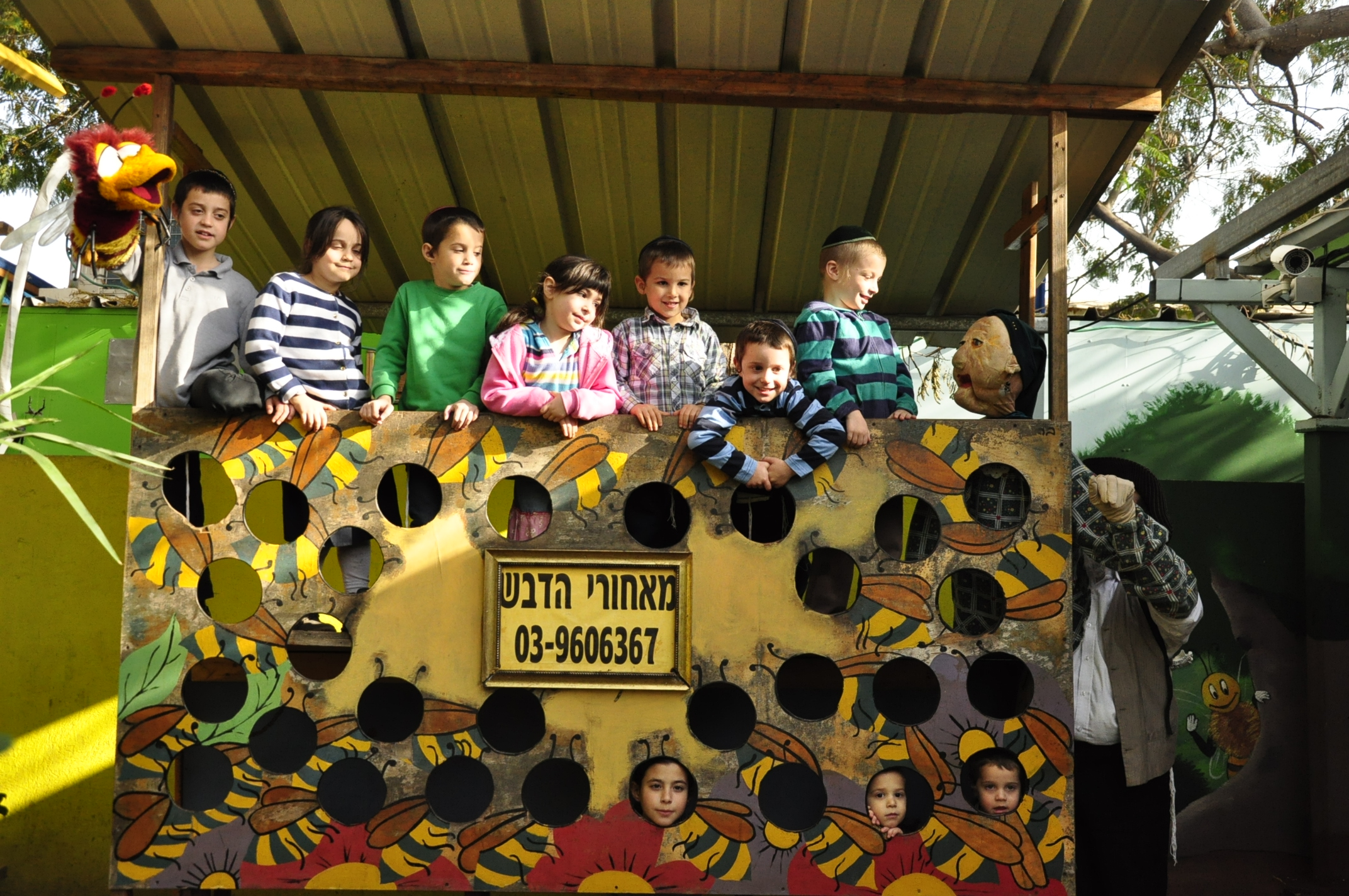 גלריית מאחורי הדבש – תמונה 69