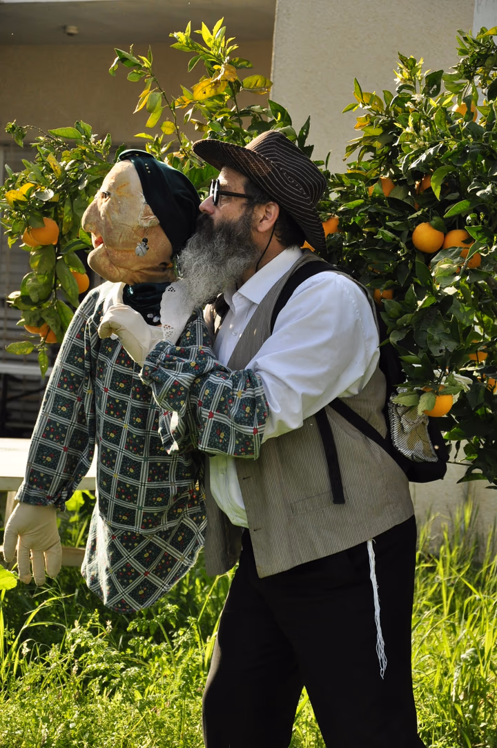 גלריית מאחורי הדבש – תמונה 28