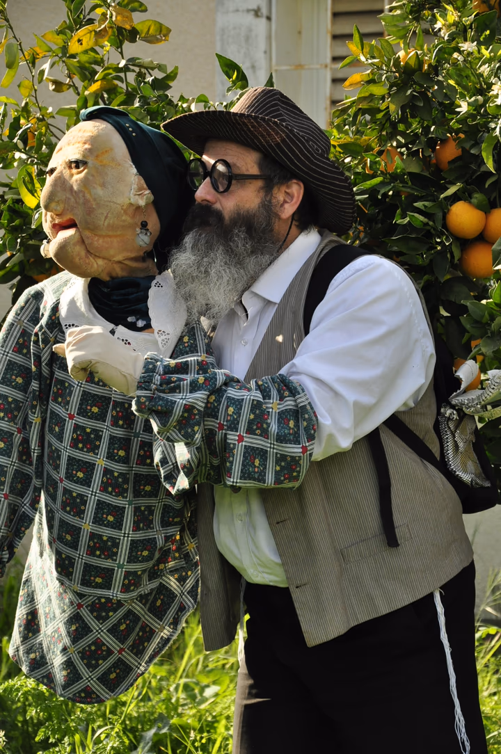 גלריית מאחורי הדבש – תמונה 79