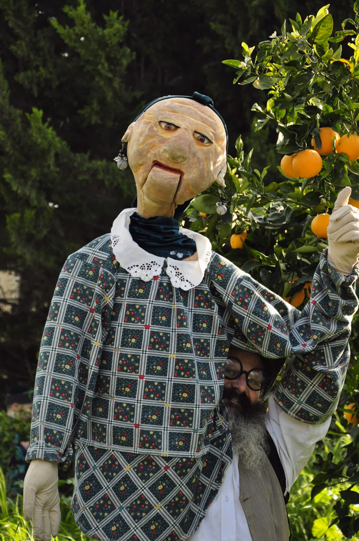 גלריית מאחורי הדבש – תמונה 400
