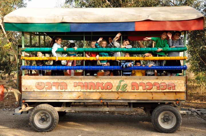 גלריית מאחורי הדבש – תמונה 216