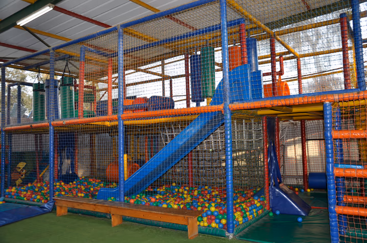 גלריית מאחורי הדבש – תמונה 325