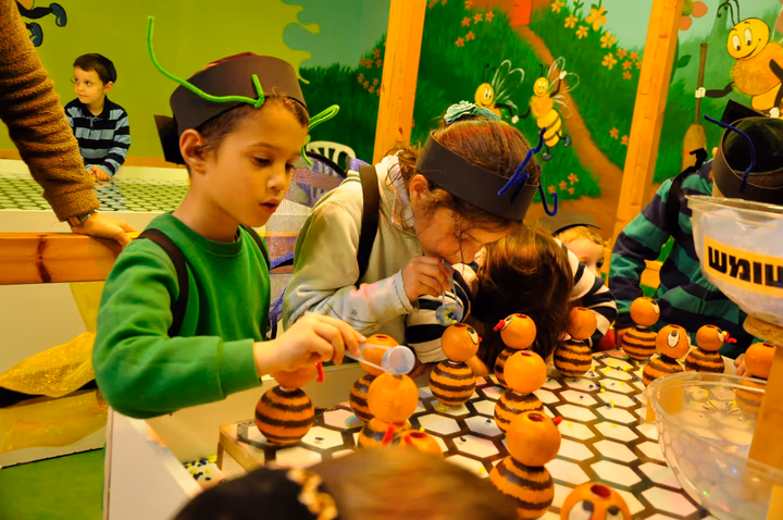 גלריית מאחורי הדבש – תמונה 116
