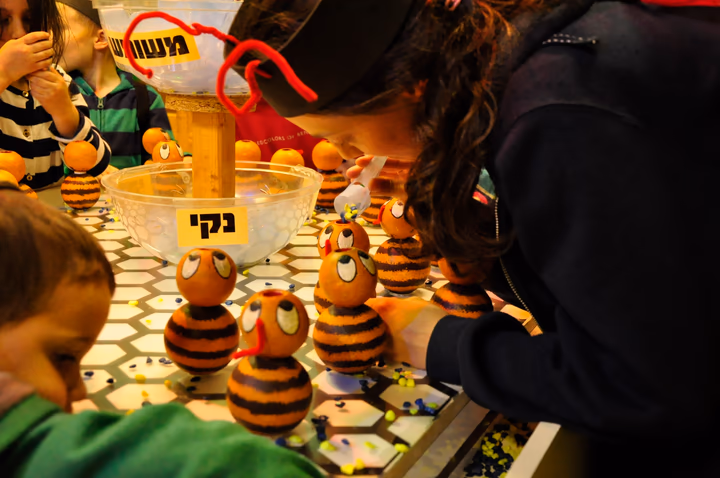 גלריית מאחורי הדבש – תמונה 42
