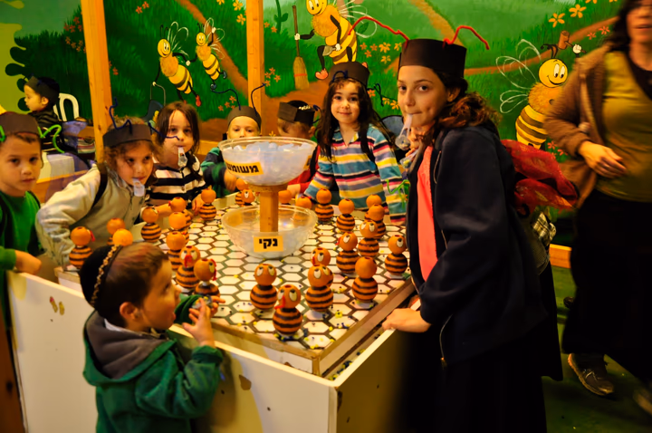 גלריית מאחורי הדבש – תמונה 363