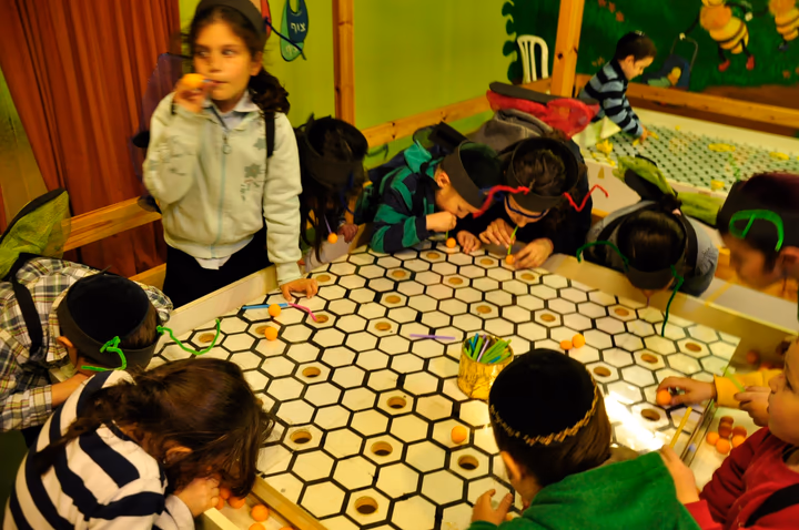 גלריית מאחורי הדבש – תמונה 88