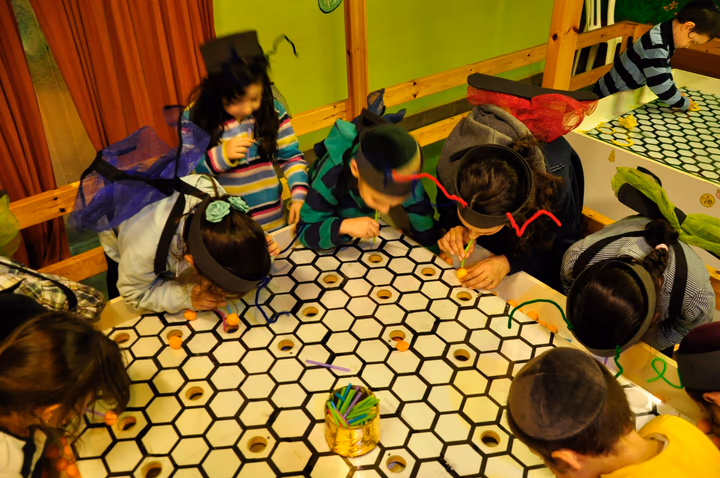 גלריית מאחורי הדבש – תמונה 8