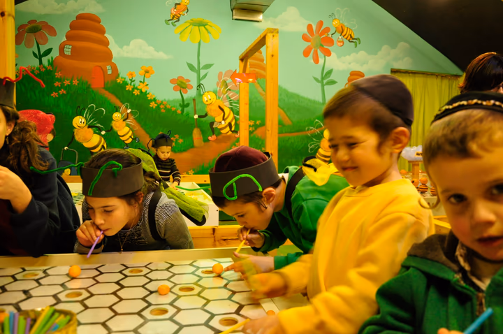 גלריית מאחורי הדבש – תמונה 381