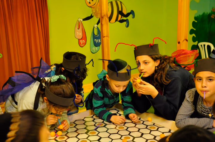 גלריית מאחורי הדבש – תמונה 243