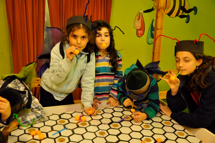 גלריית מאחורי הדבש – תמונה 412