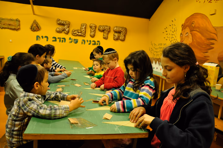 גלריית מאחורי הדבש – תמונה 179