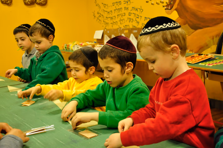 גלריית מאחורי הדבש – תמונה 73
