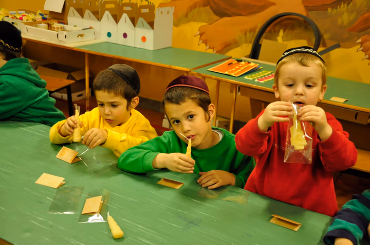 גלריית מאחורי הדבש – תמונה 263